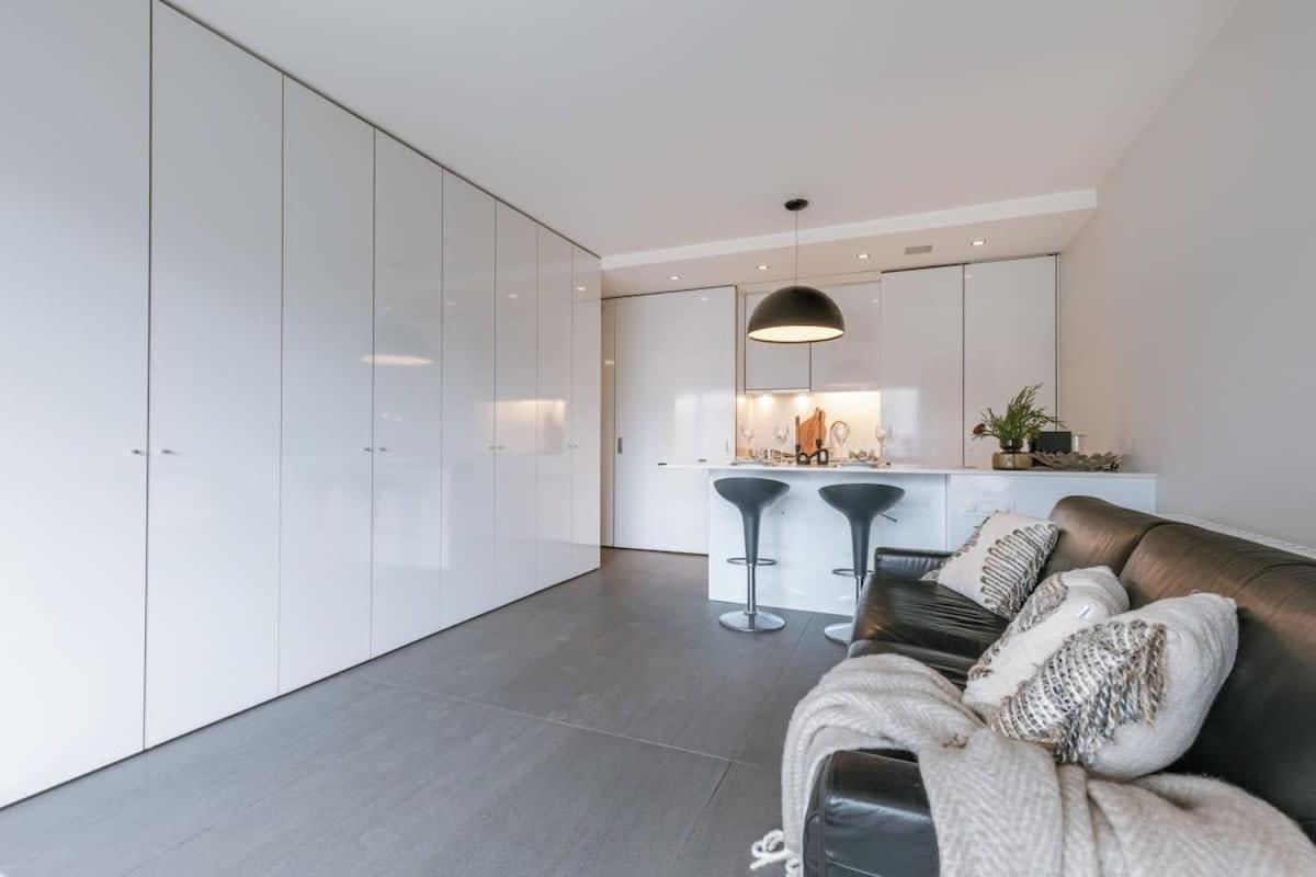 Modern Apartment In Centre Of Knokke Экстерьер фото